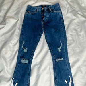 Boohoo man size 28 jeans